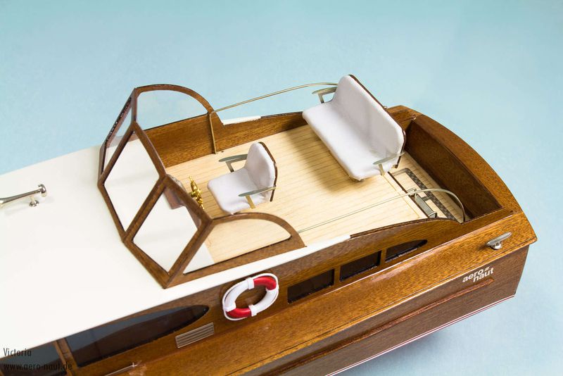 Aero-naut Victoria Luxury Yacht Kit