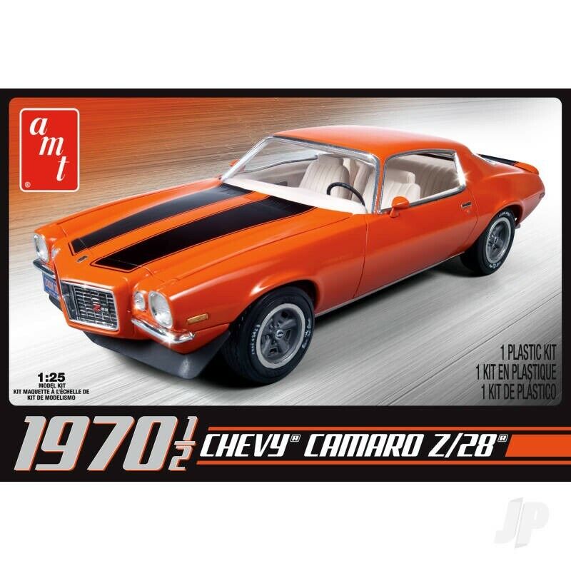 AMT 1:25 1970 1/2 Camaro Z28 Plastic Car Build Kit