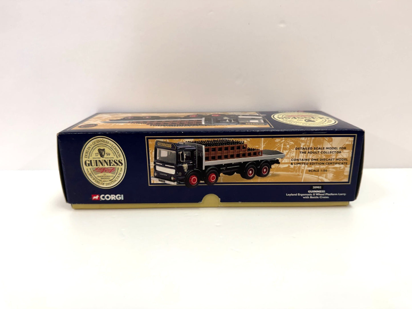 Corgi 20902 Guinness Leyland Ergomatic 8 Wheel Platform Lorry with Bottle Crates