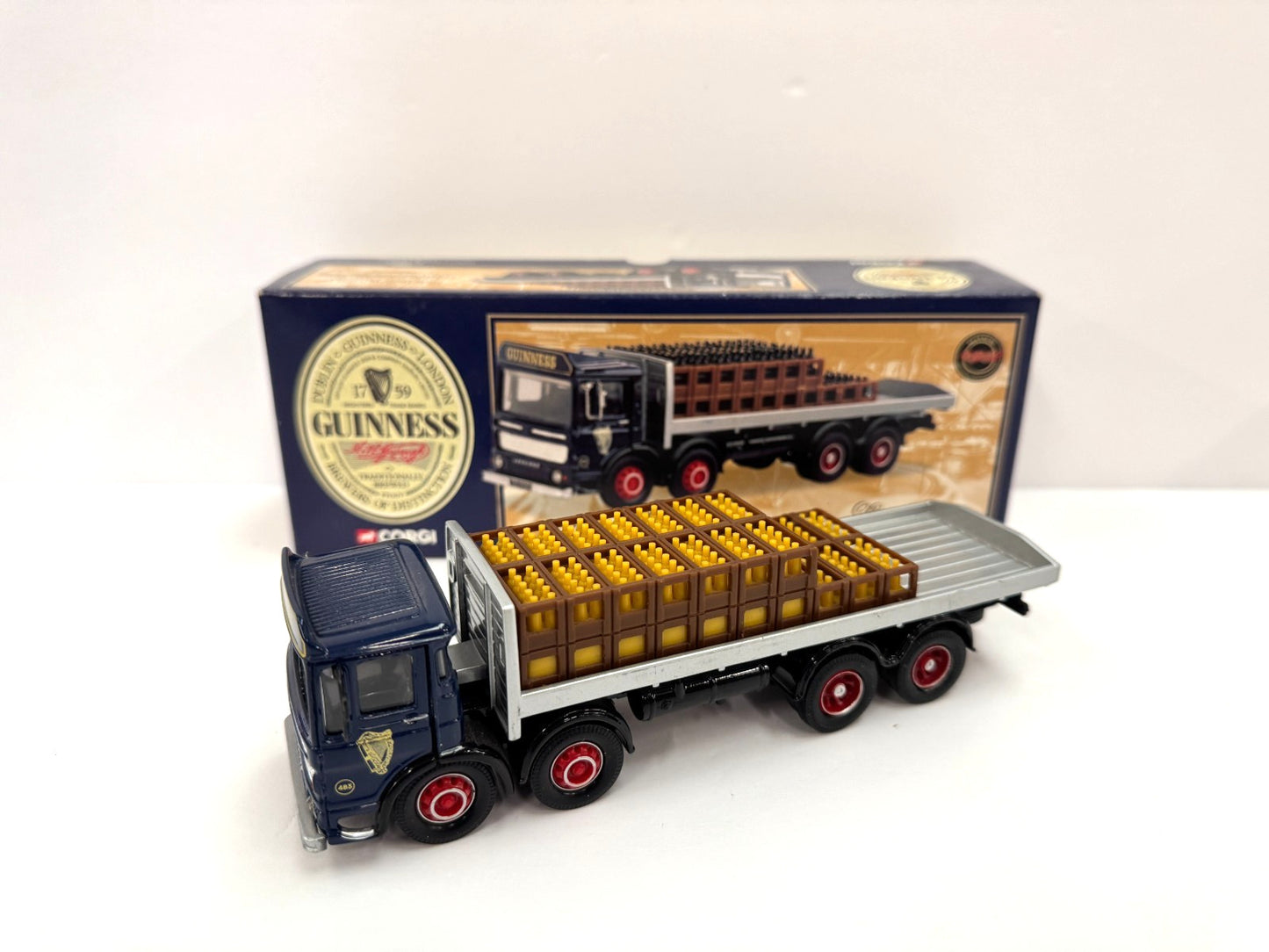 Corgi 20902 Guinness Leyland Ergomatic 8 Wheel Platform Lorry with Bottle Crates
