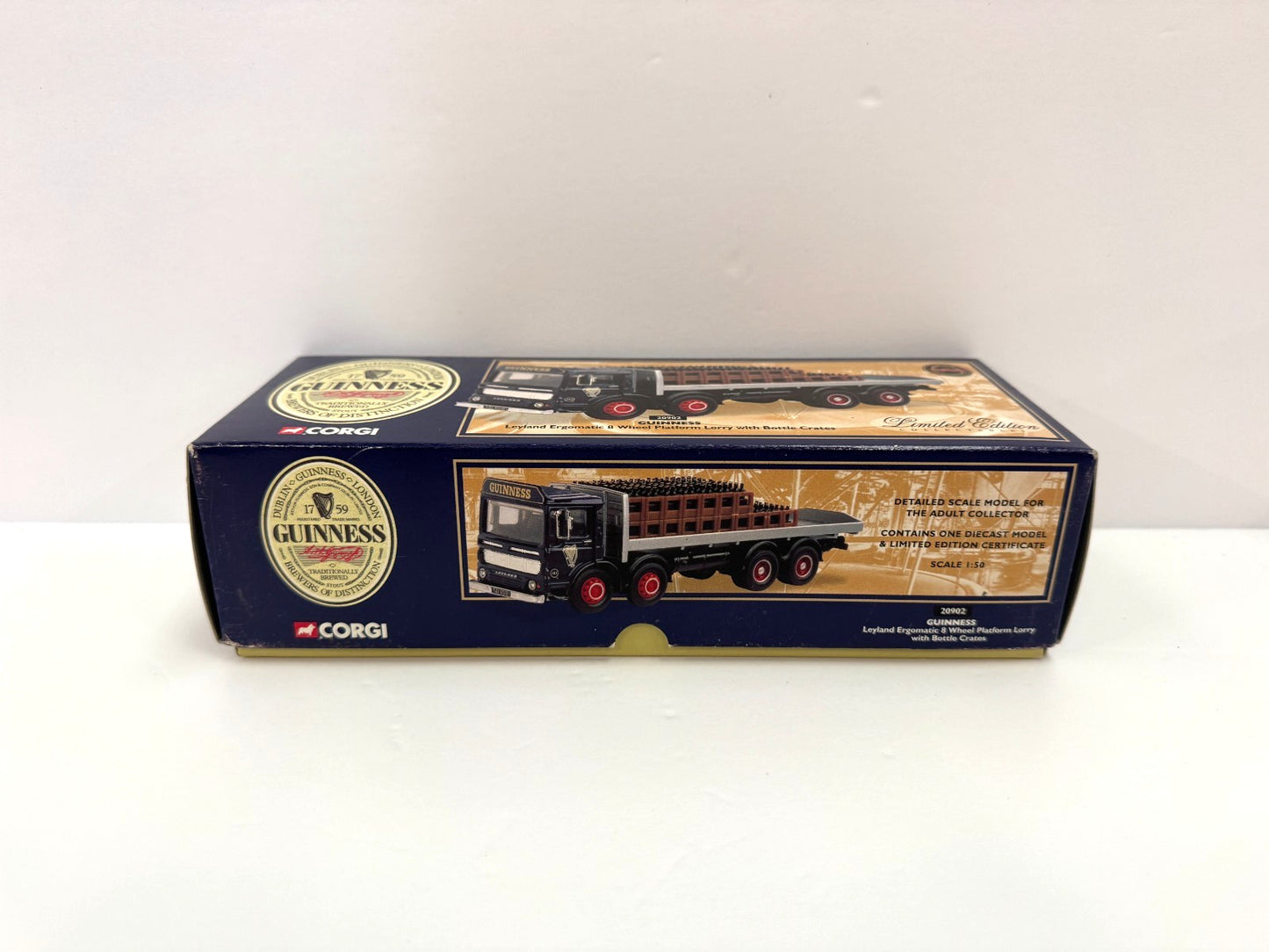 Corgi 20902 Guinness Leyland Ergomatic 8 Wheel Platform Lorry with Bottle Crates