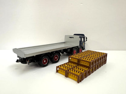 Corgi 20902 Guinness Leyland Ergomatic 8 Wheel Platform Lorry with Bottle Crates